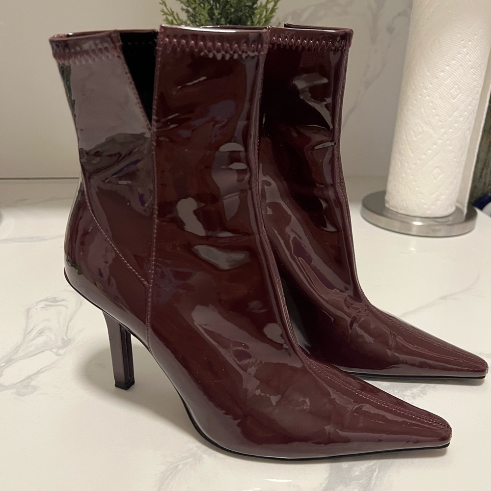 Zara Burgundy patent leather ankle booties. Size 37